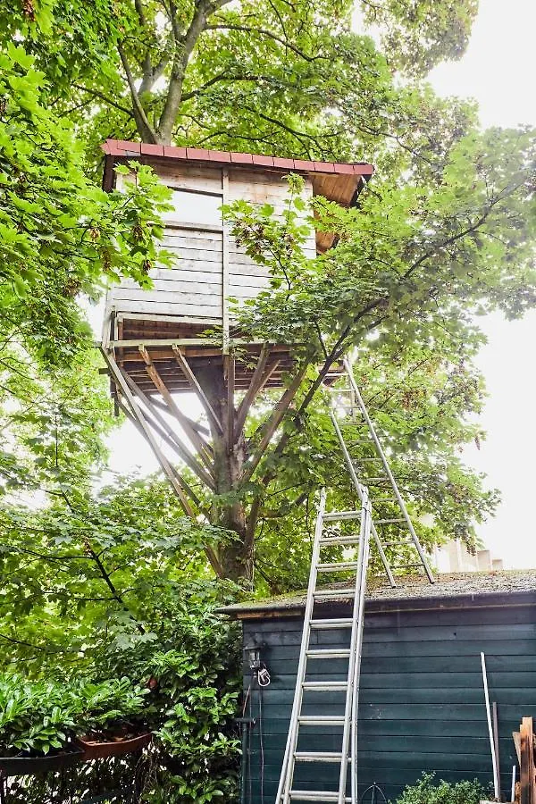 Treehouse Inn Duivendrecht 2*,